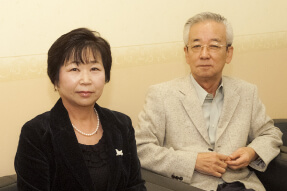 （故）出口守創業者と出口和子取締役