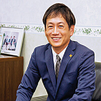 特販課 取締役営業部長 山口 一郎